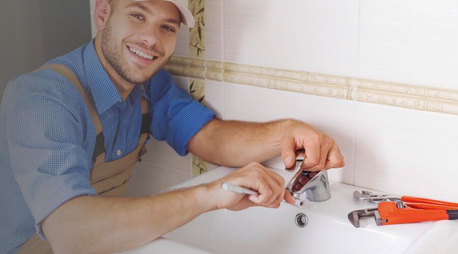 Handle or spout repair in Universal, IN